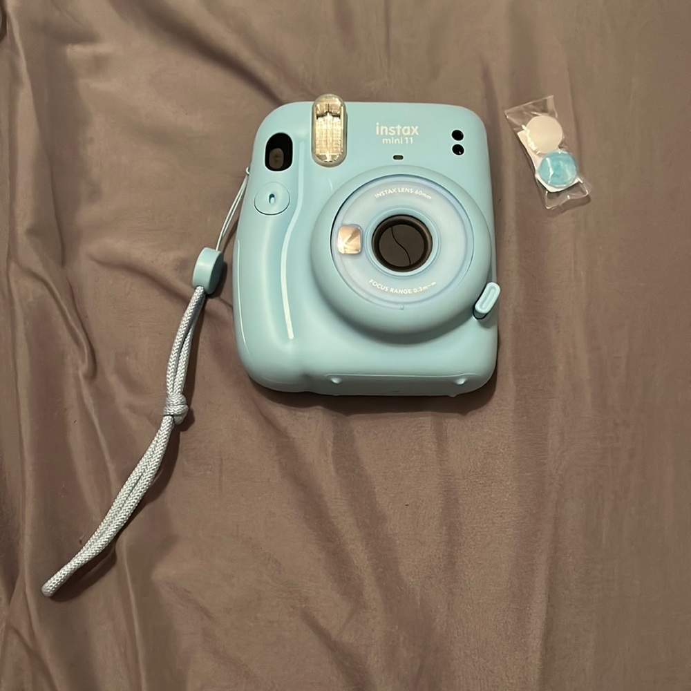 Instax Mini 11 Polaroid Camera